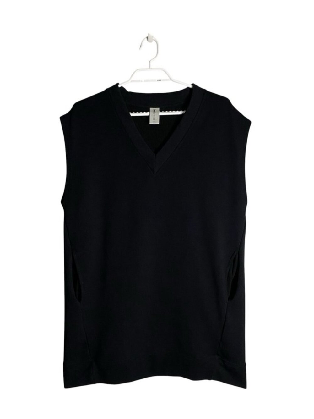 Smash + Tess Women's Black V-Neck Sleeveless Sweater Dress
